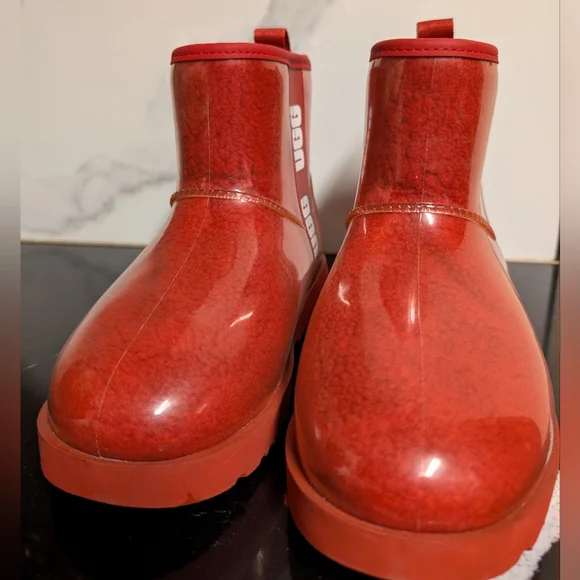 UGG Classic Clear Mini Boots Size 9 Like New MSRP $160 - Picture 8 of 11